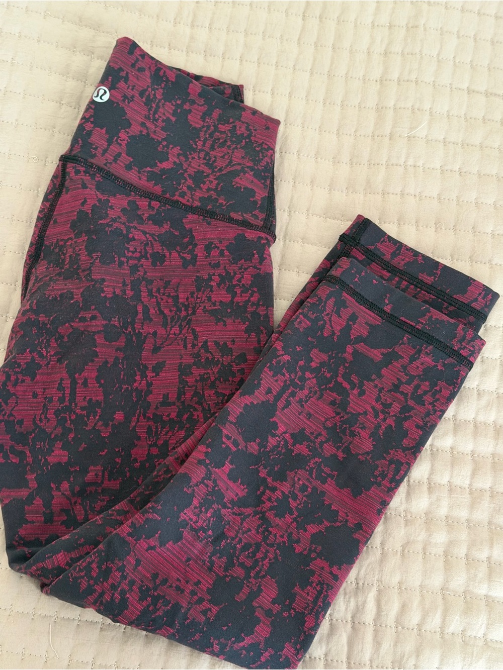 lululemon rebel runner crop scatter blossom